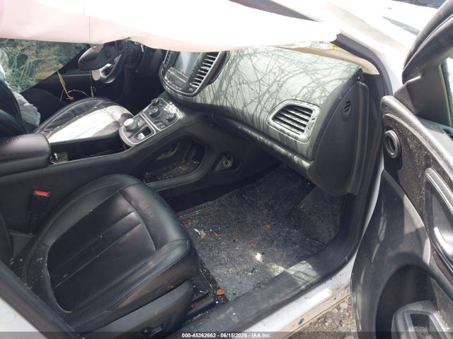 Chrysler 200 C 2016 1C3CCCCB5GN114449 Image 5