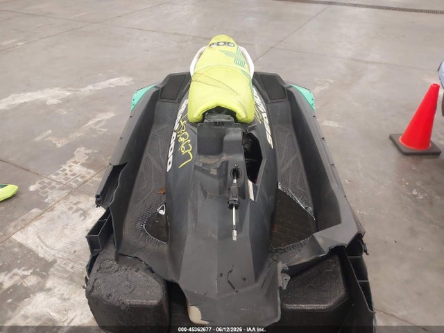 45362677 :رقم المزاد ، YDV64065D020 vin ، 2020 Seadoo Spark مزاد بيع