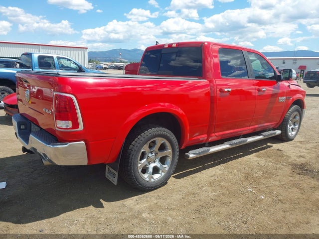 1C6RR7VM9JS258788 RAM 1500 Laramie 4x4 6&#039;4 Box
