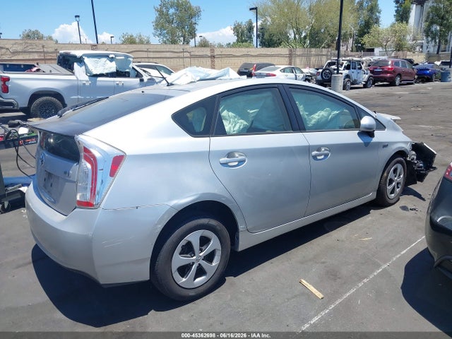 JTDKN3DU3F0462957 Toyota Prius Two