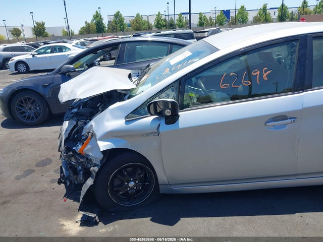 JTDKN3DU3F0462957 Toyota Prius Two