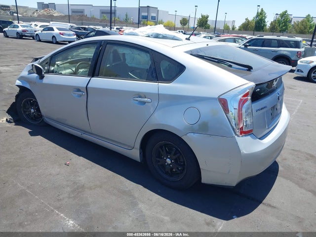 JTDKN3DU3F0462957 Toyota Prius Two