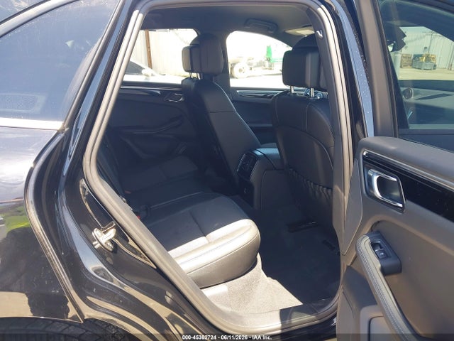WP1AA2A53PLB17831 Porsche Macan T