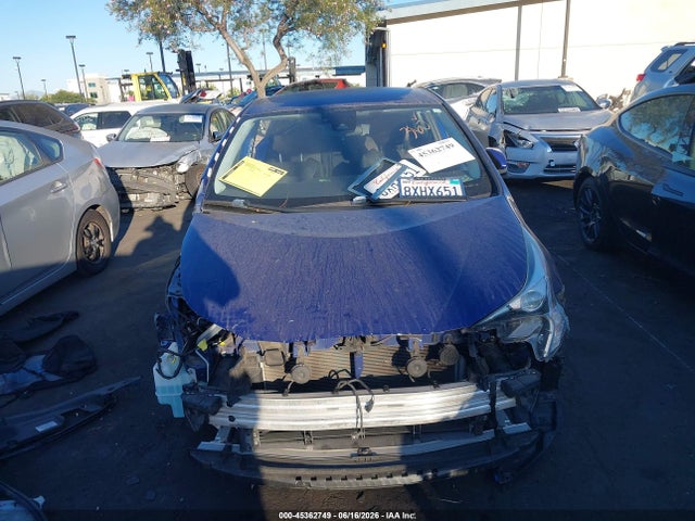 Toyota Prius Three 2018 JTDKARFU6J3549724 Image 13