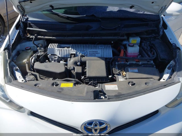 Toyota Prius V Three 2015 JTDZN3EU6FJ017474 Image 10