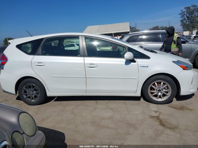 Toyota Prius V Three 2015 JTDZN3EU6FJ017474 Image 13