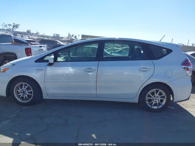 Toyota Prius V Three 2015 JTDZN3EU6FJ017474 Image 14