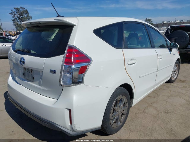 Toyota Prius V Three 2015 JTDZN3EU6FJ017474 Image 4
