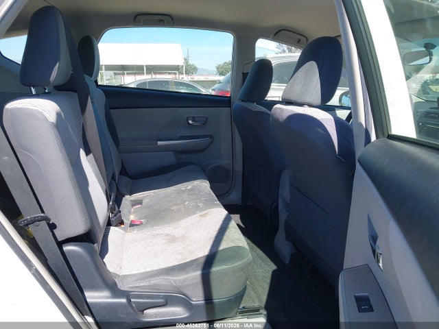 Toyota Prius V Three 2015 JTDZN3EU6FJ017474 Image 8