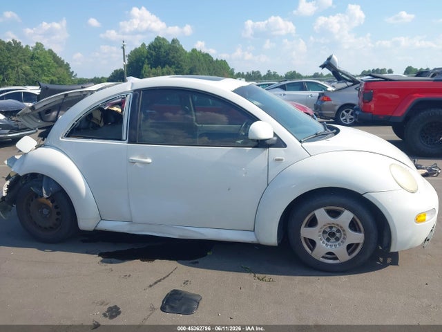 2000 Volkswagen New Beetle Gls მანქანა იყიდება აუქციონზე, vin: 3VWCC21C1YM404410, აუქციონის ნომერი: 45362796