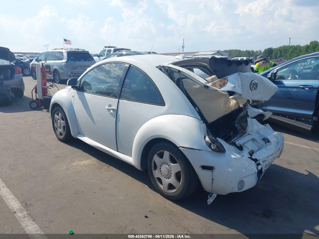 2000 Volkswagen New Beetle Gls მანქანა იყიდება აუქციონზე, vin: 3VWCC21C1YM404410, აუქციონის ნომერი: 45362796