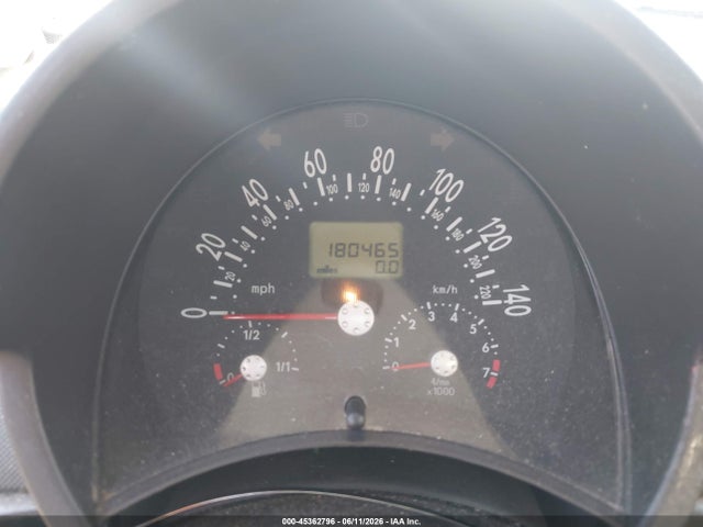 2000 Volkswagen New Beetle Gls მანქანა იყიდება აუქციონზე, vin: 3VWCC21C1YM404410, აუქციონის ნომერი: 45362796