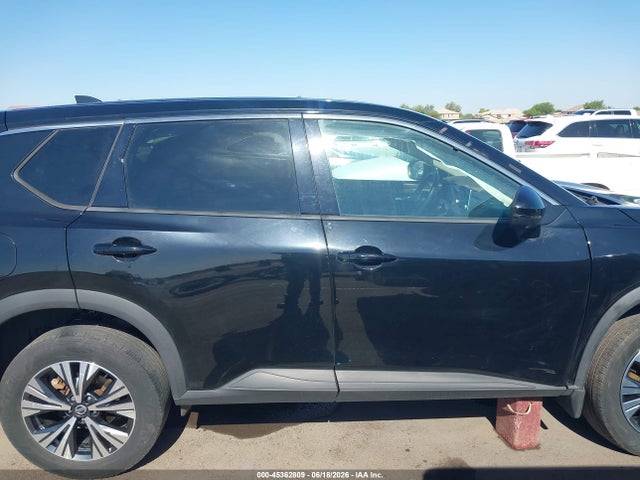 5N1AT3BA3MC746011 Nissan Rogue Sv Fwd