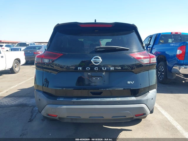 5N1AT3BA3MC746011 Nissan Rogue Sv Fwd