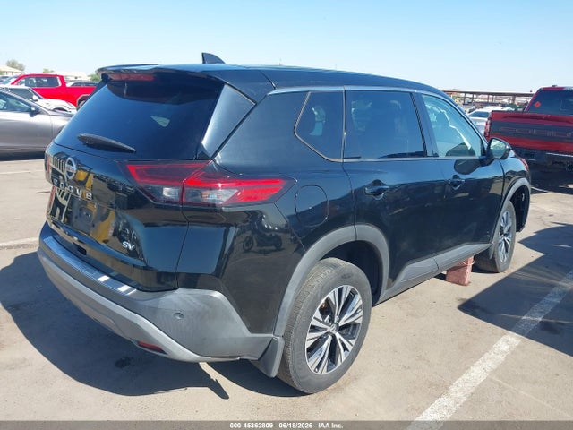 5N1AT3BA3MC746011 Nissan Rogue Sv Fwd