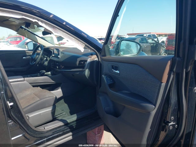 5N1AT3BA3MC746011 Nissan Rogue Sv Fwd