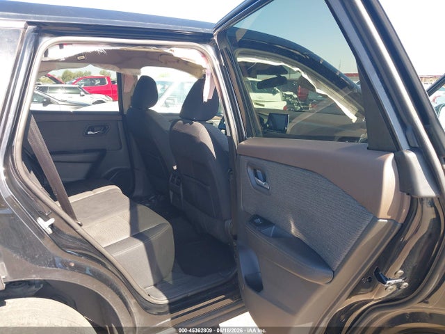 5N1AT3BA3MC746011 Nissan Rogue Sv Fwd