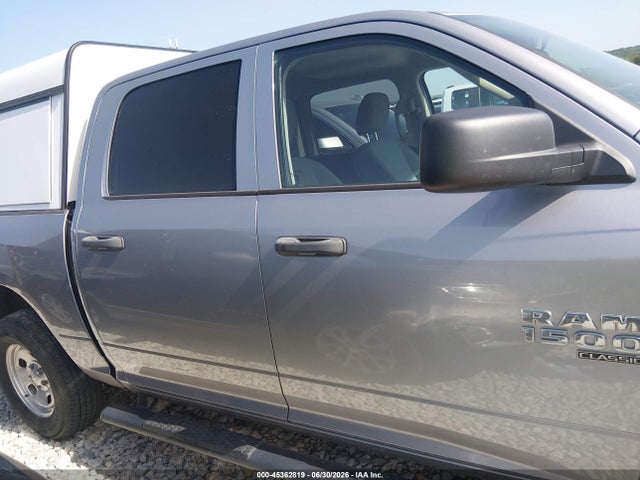 1C6RR7KG7KS666755 RAM 1500 Classic Tradesman 4x4 5&#039;7 Box