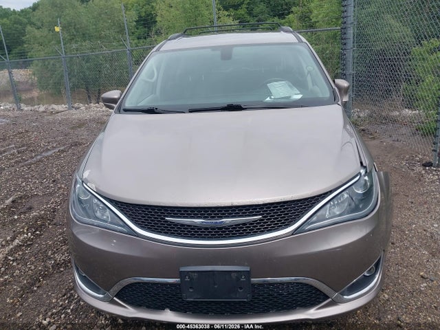 Продаж на аукціоні авто 2017 Chrysler Pacifica Touring-l, vin: 2C4RC1BG9HR777163, номер лоту: 45363038
