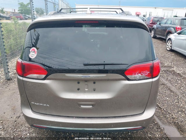 Продаж на аукціоні авто 2017 Chrysler Pacifica Touring-l, vin: 2C4RC1BG9HR777163, номер лоту: 45363038