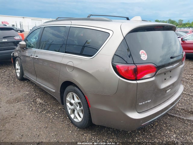 Продаж на аукціоні авто 2017 Chrysler Pacifica Touring-l, vin: 2C4RC1BG9HR777163, номер лоту: 45363038