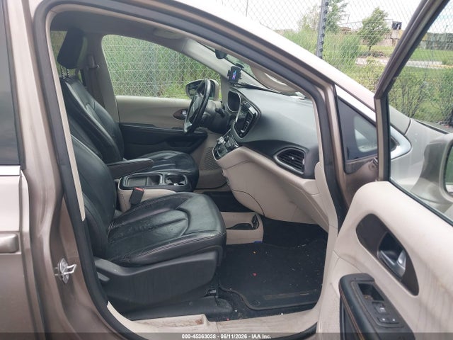 Продаж на аукціоні авто 2017 Chrysler Pacifica Touring-l, vin: 2C4RC1BG9HR777163, номер лоту: 45363038