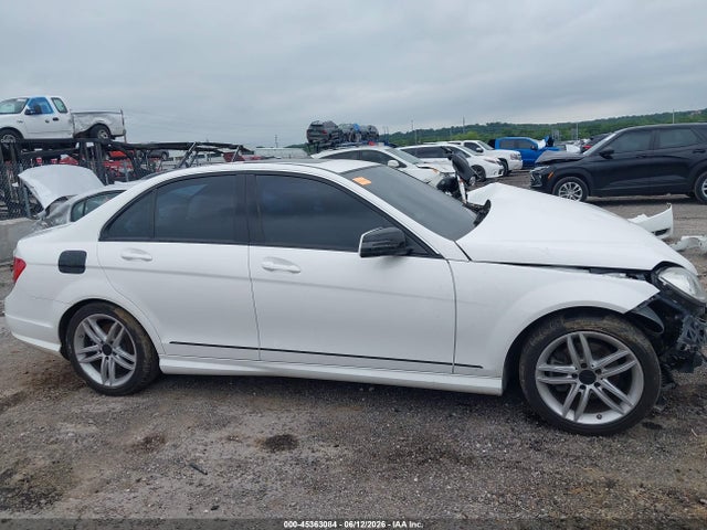 Продаж на аукціоні авто 2013 Mercedes-benz C 250 Sport, vin: WDDGF4HBXDA763644, номер лоту: 45363084
