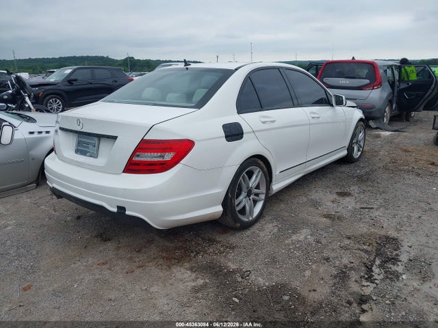 Продаж на аукціоні авто 2013 Mercedes-benz C 250 Sport, vin: WDDGF4HBXDA763644, номер лоту: 45363084