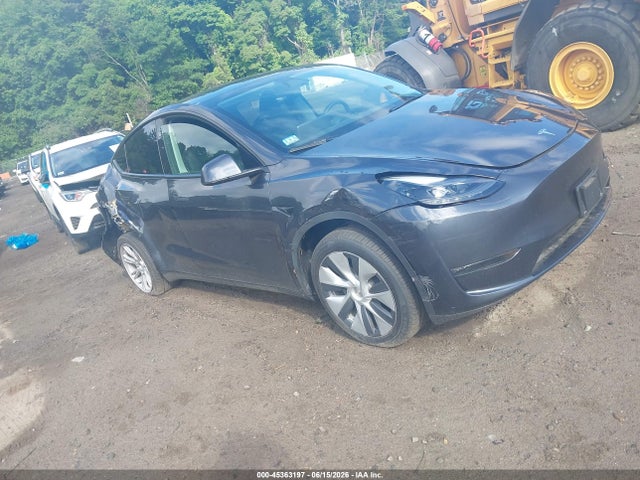 Tesla Model Y Long Range Dual Motor All-wheel Drive 2024 7SAYGDEE4RA274441 main image
