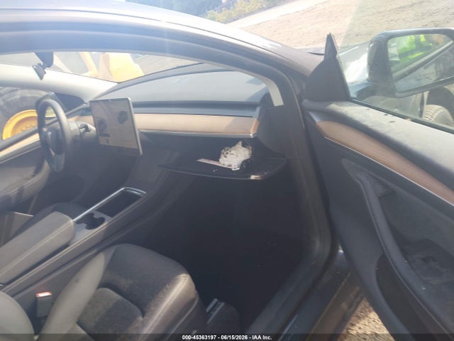 Продаж на аукціоні авто 2024 Tesla Model Y Long Range Dual Motor All-wheel Drive, vin: 7SAYGDEE4RA274441, номер лоту: 45363197