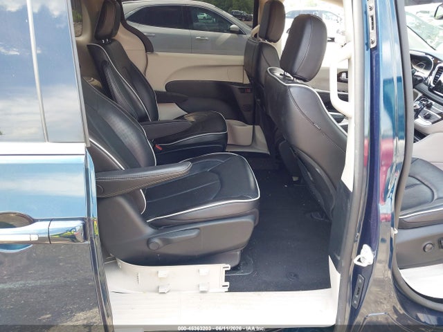 Chrysler Pacifica Hybrid Limited 2023 2C4RC1S71PR592569 Image 8