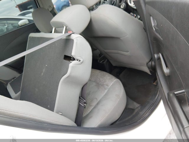 Chevrolet Sonic Ls Auto 2017 1G1JB5SH7H4174983 Image 8