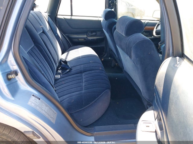 45363336 :رقم المزاد ، 2FACP73W3NX180994 vin ، 1992 Ford Crown Victoria مزاد بيع