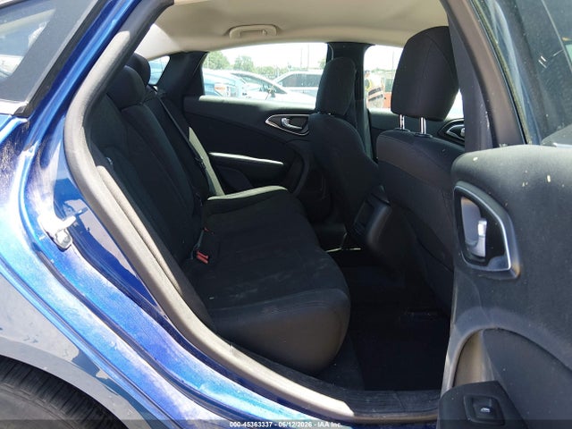 Продаж на аукціоні авто 2015 Chrysler 200 Limited, vin: 1C3CCCABXFN714689, номер лоту: 45363337