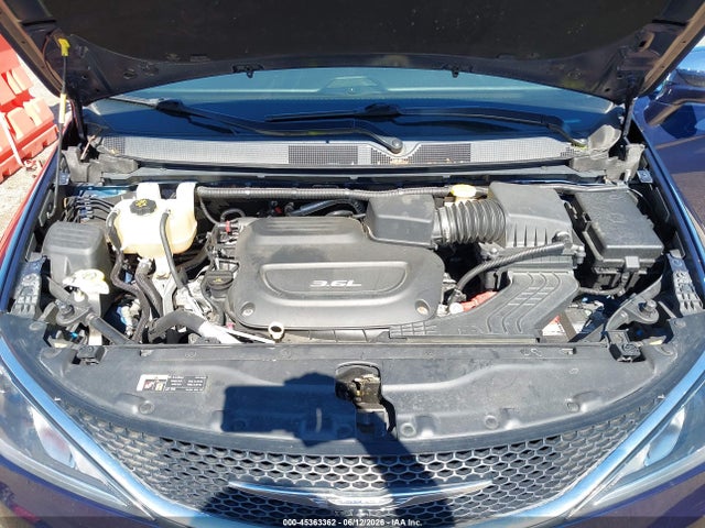 Продажа на аукционе авто 2017 Chrysler Pacifica Limited, vin: 2C4RC1GGXHR643402, номер лота: 45363362