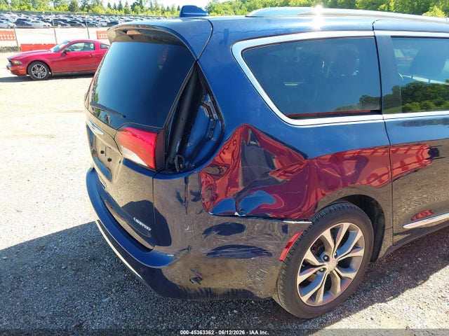 Продажа на аукционе авто 2017 Chrysler Pacifica Limited, vin: 2C4RC1GGXHR643402, номер лота: 45363362