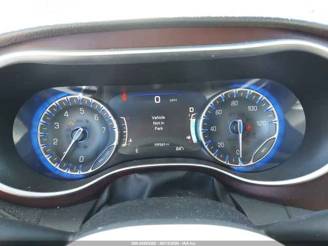 2017 Chrysler Pacifica Limited მანქანა იყიდება აუქციონზე, vin: 2C4RC1GGXHR643402, აუქციონის ნომერი: 45363362