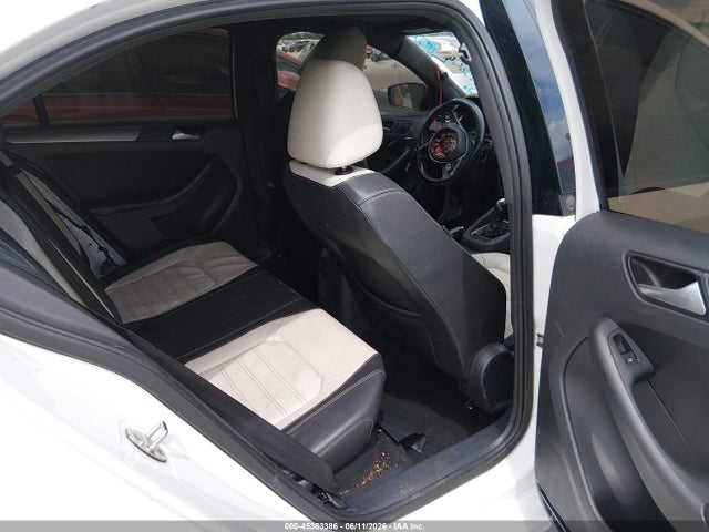 45363386 :رقم المزاد ، 3VWD17AJ2GM305454 vin ، 2016 Volkswagen Jetta 1.8t Sport مزاد بيع