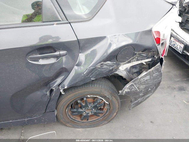 JTDKN3DU7F0413521 Toyota Prius Three
