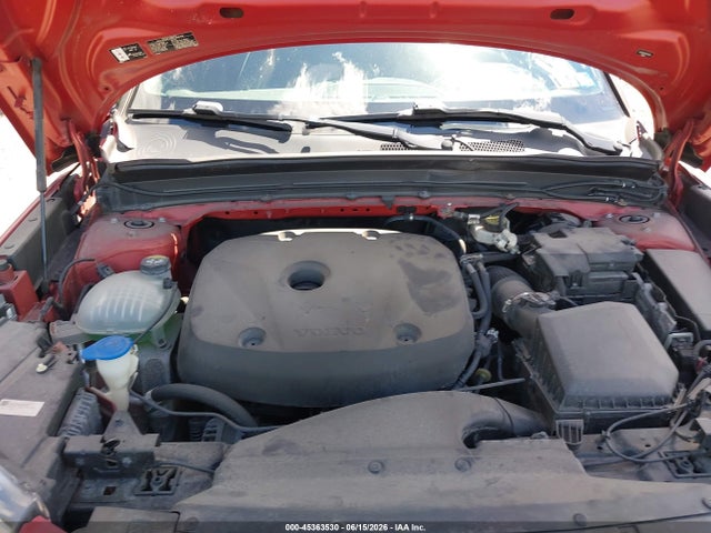 45363530 :رقم المزاد ، YV4162UM2M2405960 vin ، 2021 Volvo Xc40 T5 R-design مزاد بيع