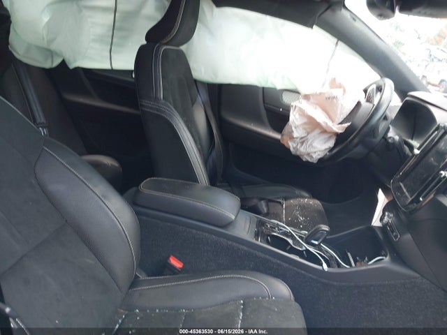 Продажа на аукционе авто 2021 Volvo Xc40 T5 R-design, vin: YV4162UM2M2405960, номер лота: 45363530
