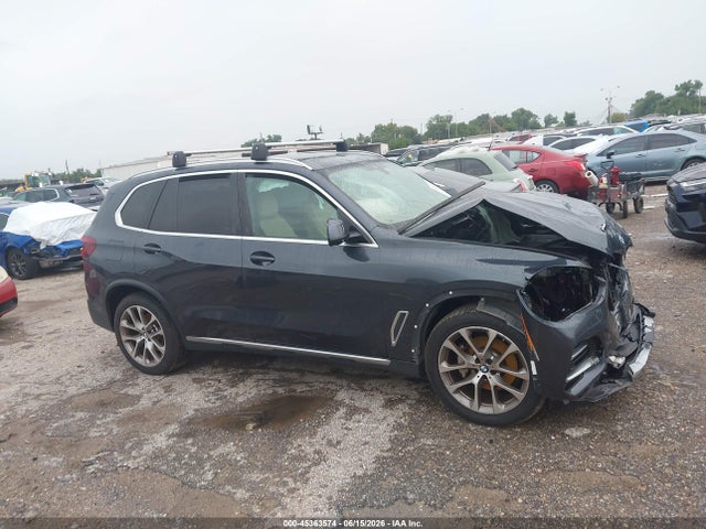 45363574 :رقم المزاد ، 5UXCR4C02N9K33613 vin ، 2022 Bmw X5 Sdrive40i مزاد بيع