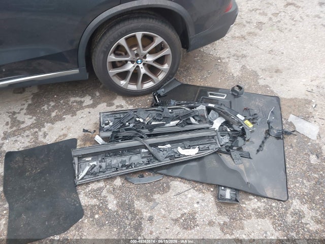 45363574 :رقم المزاد ، 5UXCR4C02N9K33613 vin ، 2022 Bmw X5 Sdrive40i مزاد بيع