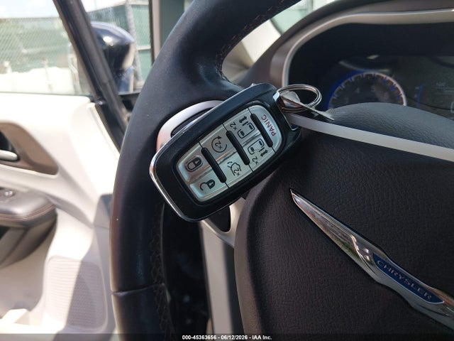 45363656 :رقم المزاد ، 2C4RC1BG6HR803587 vin ، 2017 Chrysler Pacifica Touring-l مزاد بيع