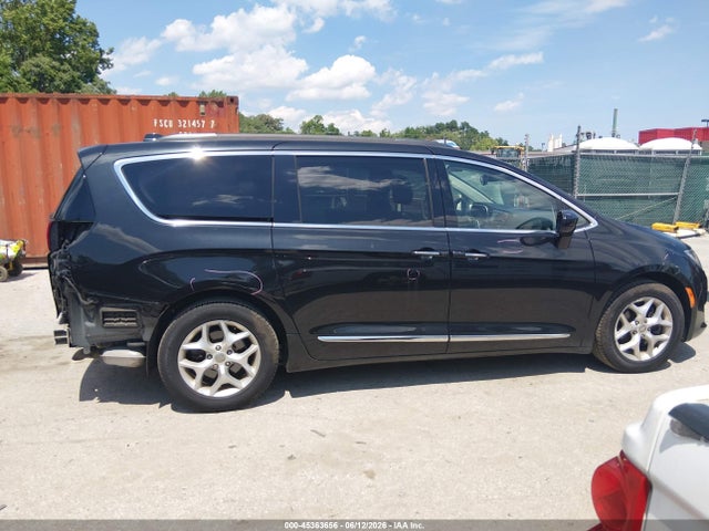 45363656 :رقم المزاد ، 2C4RC1BG6HR803587 vin ، 2017 Chrysler Pacifica Touring-l مزاد بيع