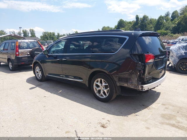 45363656 :رقم المزاد ، 2C4RC1BG6HR803587 vin ، 2017 Chrysler Pacifica Touring-l مزاد بيع