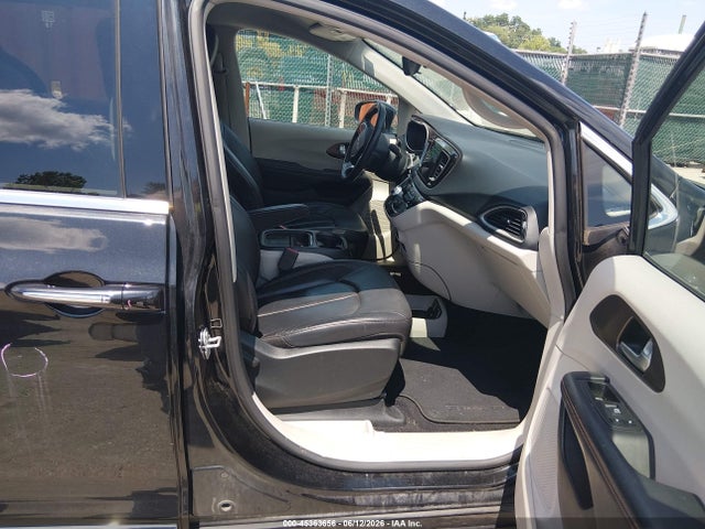 45363656 :رقم المزاد ، 2C4RC1BG6HR803587 vin ، 2017 Chrysler Pacifica Touring-l مزاد بيع