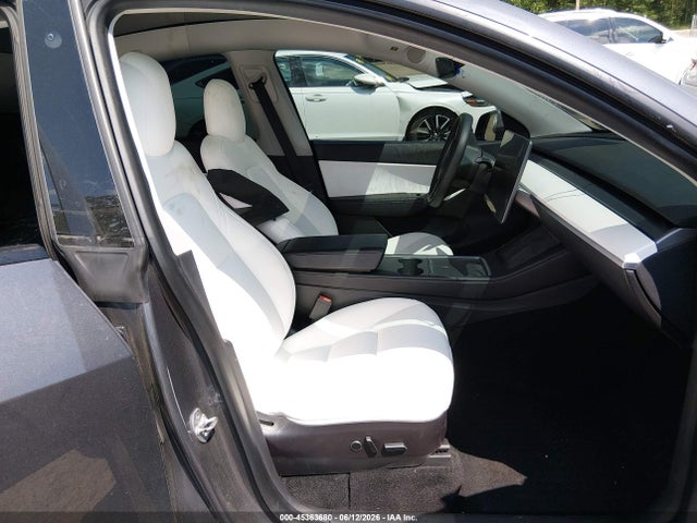 2021 Tesla Model Y Long Range Dual Motor All-wheel Drive მანქანა იყიდება აუქციონზე, vin: 5YJYGAEE1MF130983, აუქციონის ნომერი: 45363680