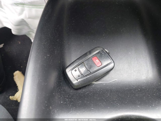 Toyota Prius Two 2018 JTDKBRFU5J3062155 Image 11