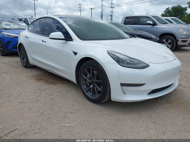 45363749 :رقم المزاد ، 5YJ3E1EA3MF962631 vin ، 2021 Tesla Model 3 Standard Range Plus Rear-wheel Drive مزاد بيع